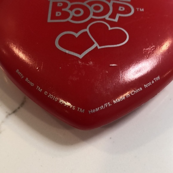 Betty Boop, 2010 red heart shaped Christmas ornament “how sweet life is” cupcake - Picture 6 of 6